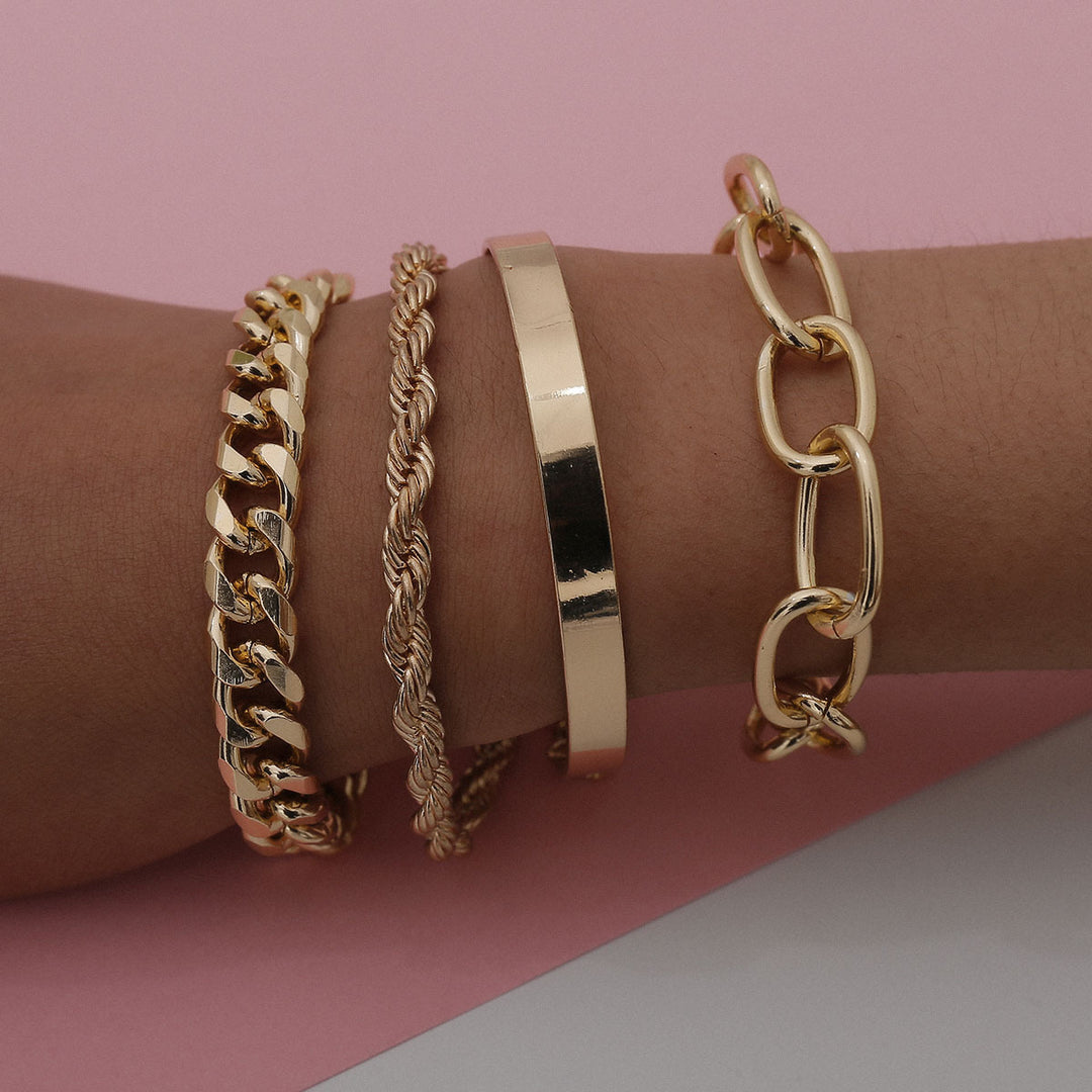 Exaggerated Linked Bracelets