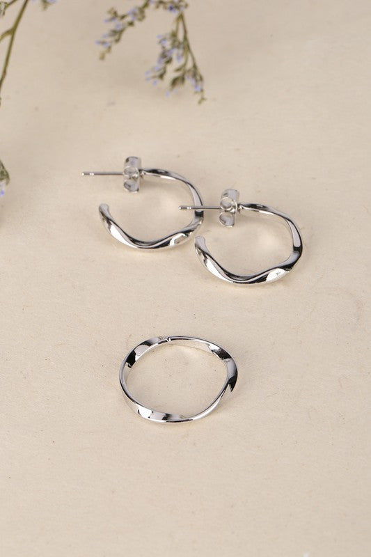 Saige Silver Ripple Ring and Earring Set