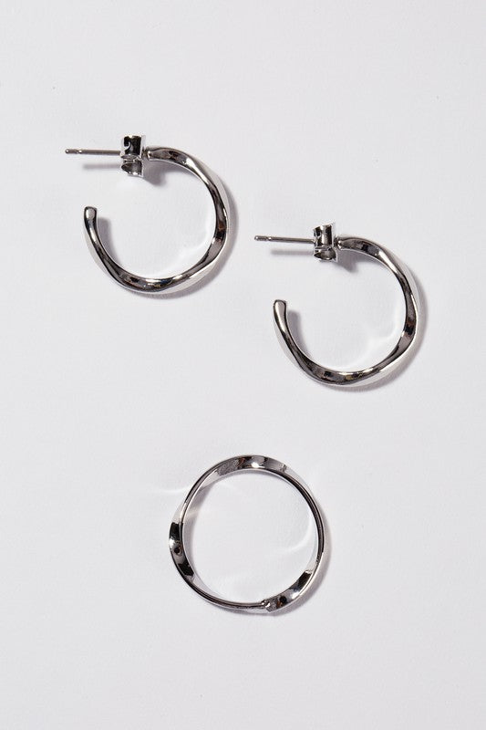 Saige Silver Ripple Ring and Earring Set