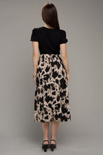 Load image into Gallery viewer, Floral Print Slit Skirt
