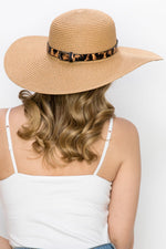 Load image into Gallery viewer, Justin Taylor Printed Belt Sunhat in Beige
