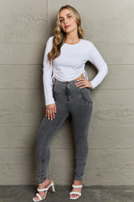 Load image into Gallery viewer, Nika Zip Closure Skinny Jeans with Pockets
