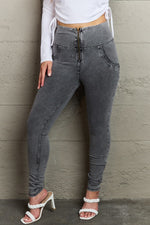 Load image into Gallery viewer, Nika Zip Closure Skinny Jeans with Pockets
