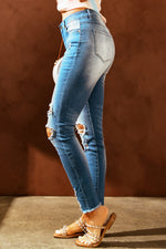 Load image into Gallery viewer, Nika Easter Distressed Frayed Hem Jeans
