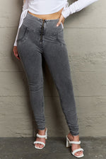 Load image into Gallery viewer, Nika Zip Closure Skinny Jeans with Pockets
